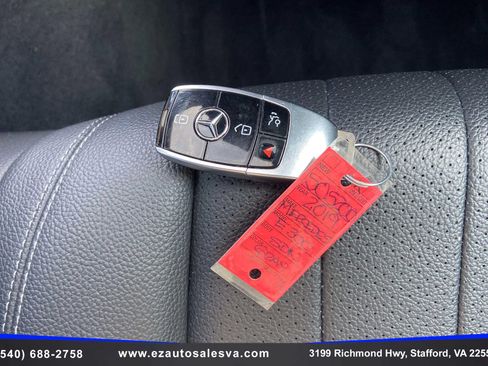 Used 2019 Mercedes-Benz E 300 4MATIC image 17