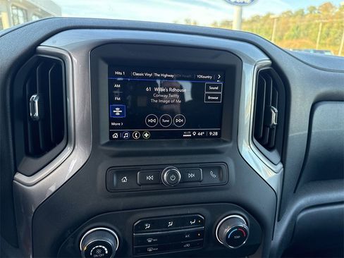 Used 2025 Chevrolet Silverado 2500 Custom w/ Custom Value Package image 12