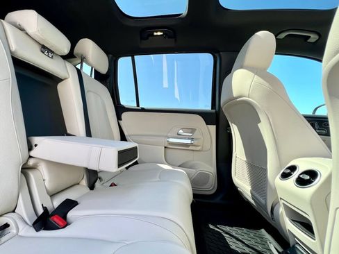 Certified 2025 Mercedes-Benz GLB 250 4MATIC image 16