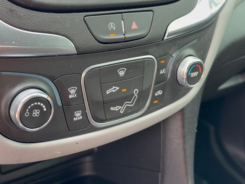 Used 2024 Chevrolet Equinox LS w/ Midnight Edition FWD image 22