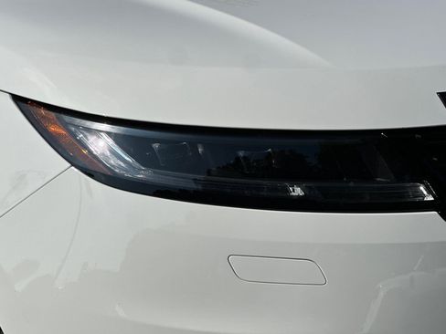 Used 2023 Land Rover Range Rover Sport SE image 12