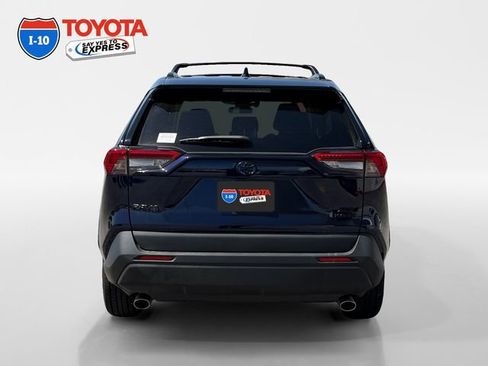 Certified 2021 Toyota RAV4 XLE w/ Convenience Package AWD/4WD image 4