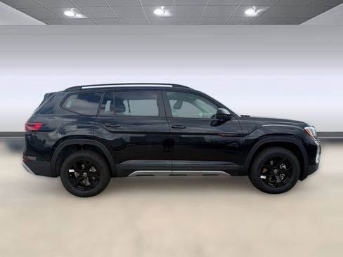 New 2026 Volkswagen Atlas SE image 8