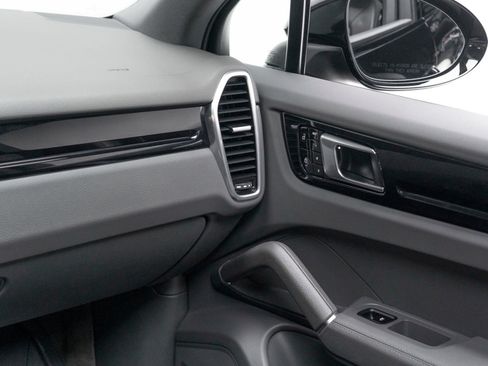 Used 2020 Porsche Cayenne AWD/4WD image 44