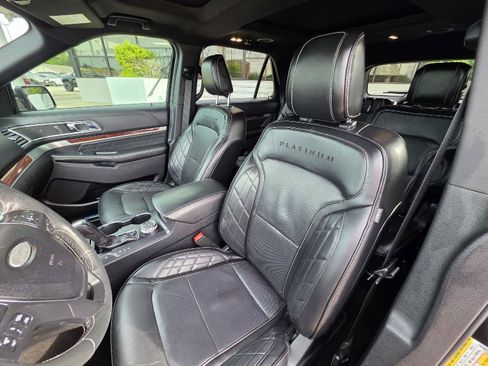 Used 2019 Ford Explorer Platinum AWD/4WD image 47