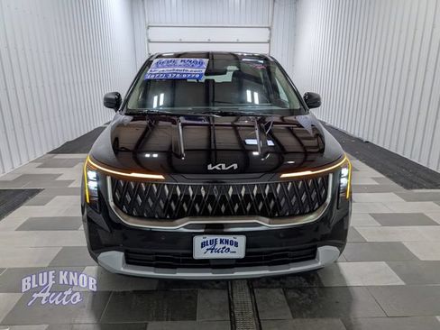 Used 2026 Kia Carnival FWD image 6