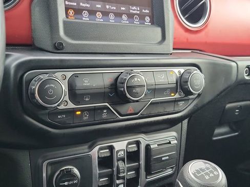 Used 2021 Jeep Wrangler Unlimited Rubicon AWD/4WD image 28