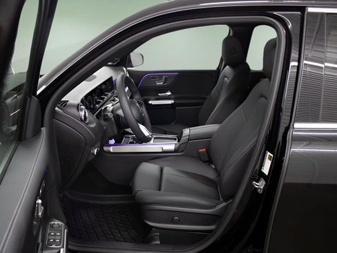 Used 2024 Mercedes-Benz GLB 250 4MATIC image 12