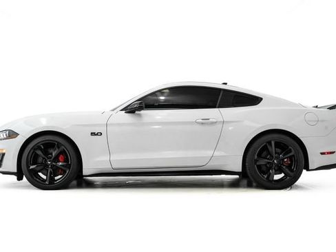 Used 2021 Ford Mustang GT Premium w/ Black Accent Package RWD image 9