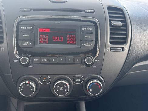 Used 2017 Kia Forte LX FWD image 11