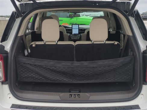 Used 2022 Ford Explorer Platinum w/ Equipment Group 601A image 13