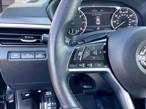 Used 2023 Nissan Altima 2.5 SR FWD image 13