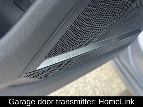 Used 2025 Audi S6 Prestige image 32