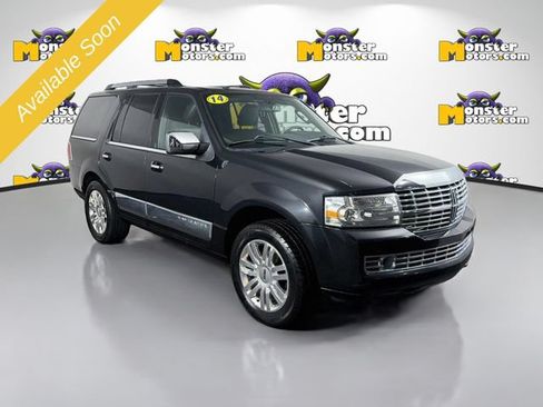 Used 2014 Lincoln Navigator 4WD image 3