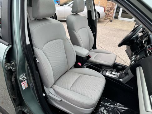 Used 2016 Subaru Forester 2.5i Premium w/ Popular Package #2 AWD/4WD image 18