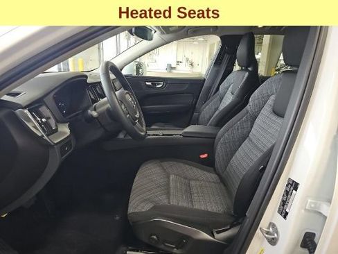 Used 2023 Volvo XC60 B5 Core AWD/4WD image 10
