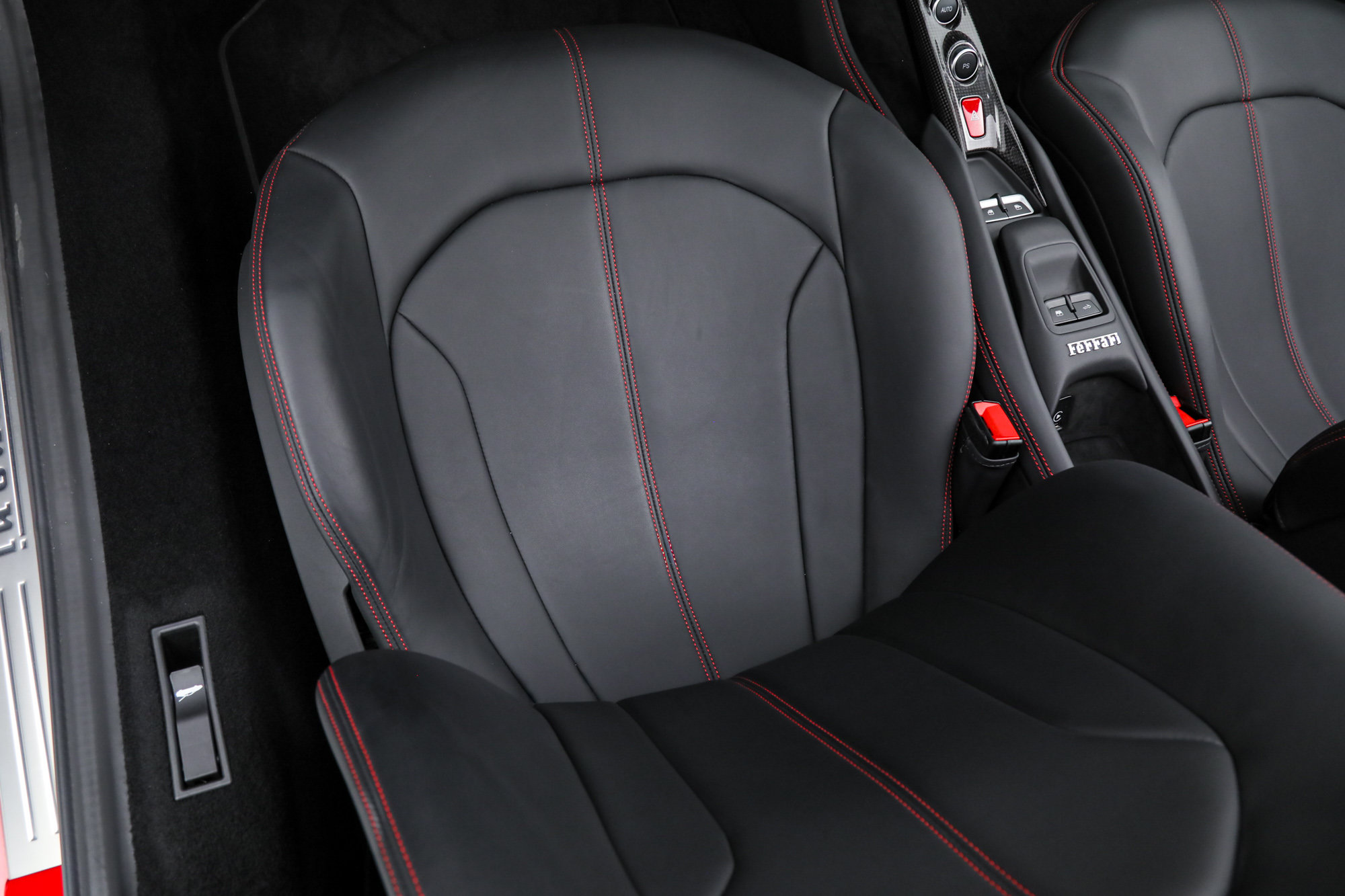 Certified 2023 Ferrari F8 Tributo RWD image 36