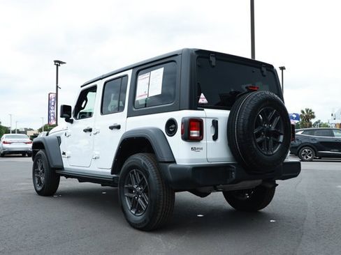 Used 2024 Jeep Wrangler Unlimited Sport AWD/4WD image 8