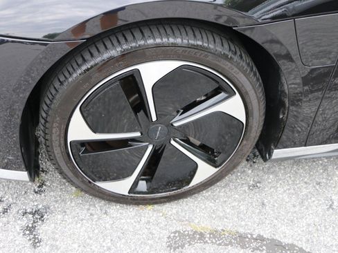 Used 2024 Lucid Air Touring AWD/4WD image 14