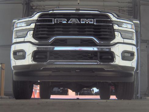Used 2026 RAM 2500 Big Horn AWD/4WD image 3