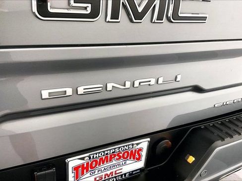 Used 2022 GMC Sierra 1500 Denali w/ Denali Reserve Package AWD/4WD image 7