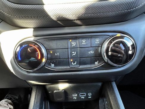 Used 2023 Chevrolet TrailBlazer LT AWD/4WD image 24
