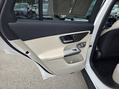 Used 2025 Mercedes-Benz GLC 300 4MATIC image 15