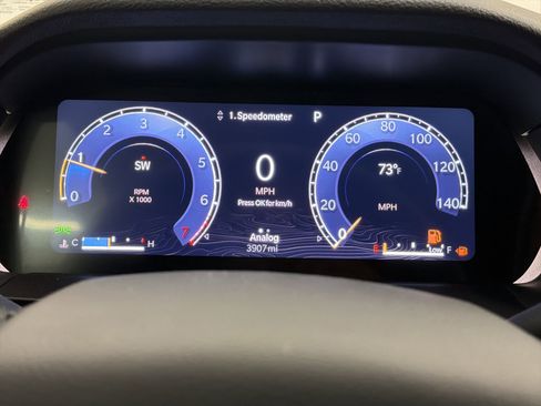 Used 2025 Jeep Grand Cherokee Laredo w/ Luxury Tech Group I RWD image 17