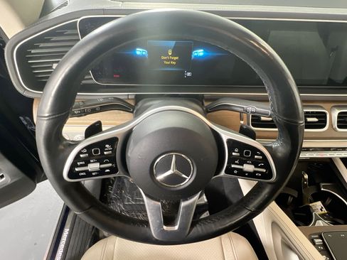 Used 2021 Mercedes-Benz GLS 450 4MATIC image 11