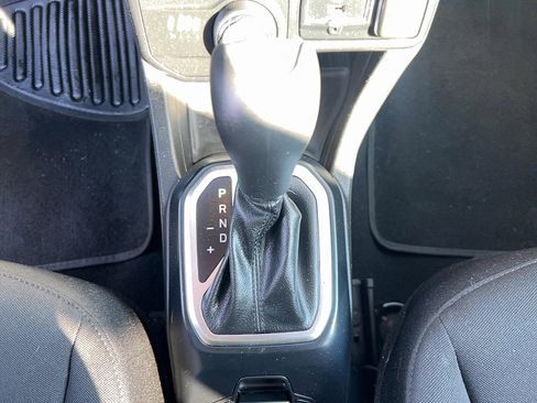 Used 2018 Jeep Renegade Latitude w/ UConnect 8.4 Nav Group image 22