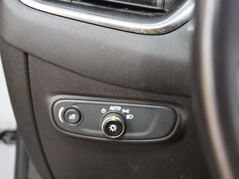 Used 2022 Chevrolet Equinox LT FWD image 15