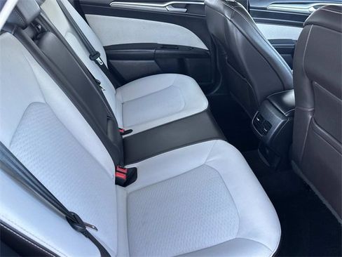Used 2019 Ford Fusion SE w/ Equipment Group 151A image 25