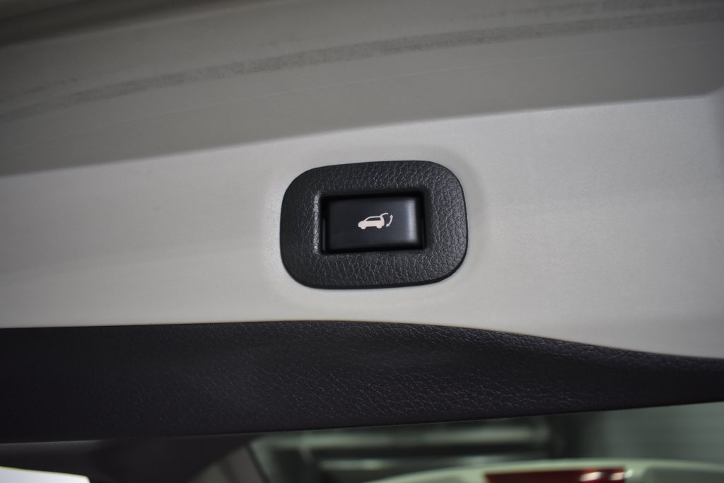 Used 2014 Nissan Rogue SV w/ SV Premium Package FWD image 34