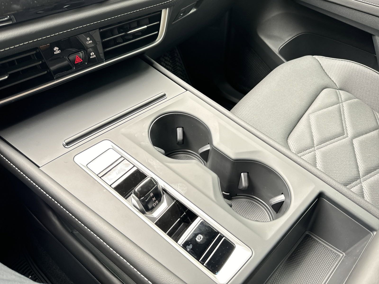 Certified 2026 Volkswagen Atlas SE FWD image 43