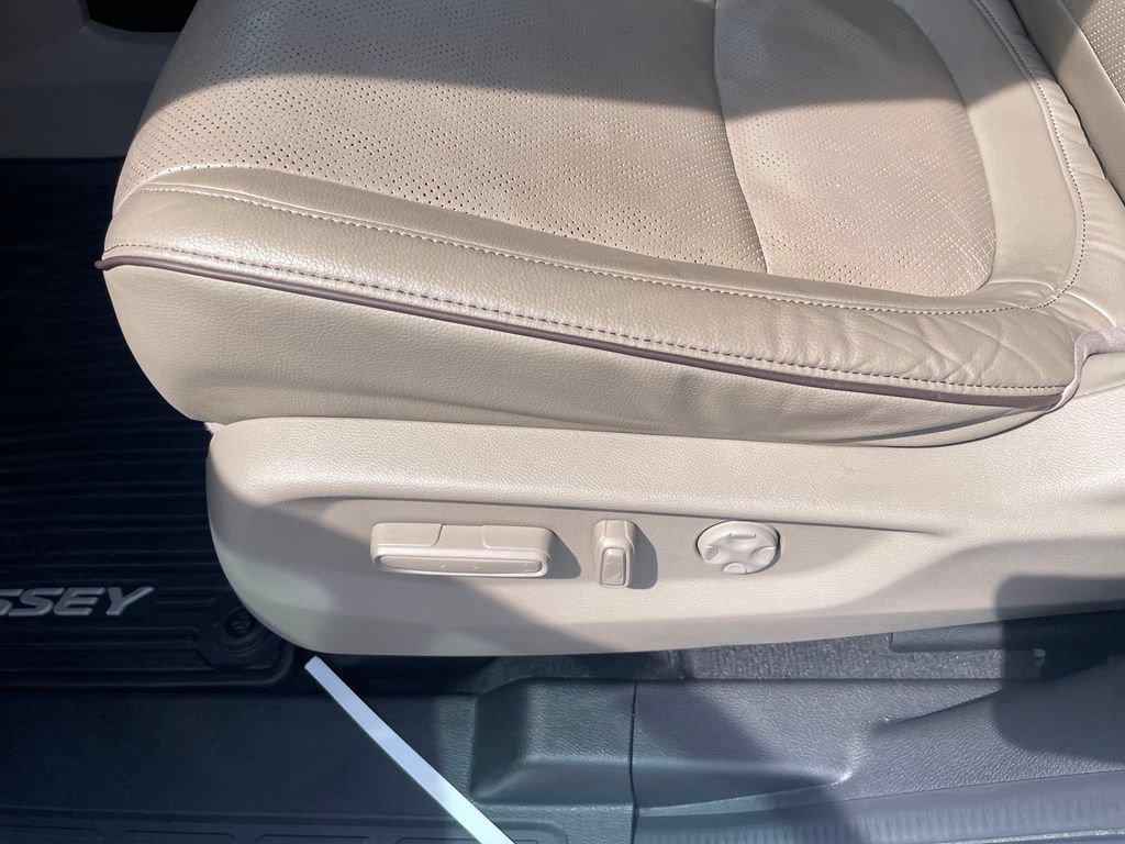 Used 2023 Honda Odyssey Elite image 13