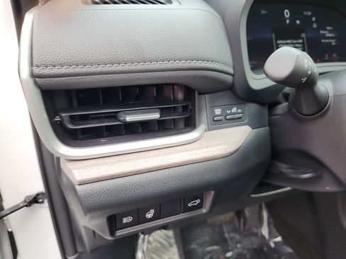 Certified 2024 Toyota Grand Highlander Limited image 12