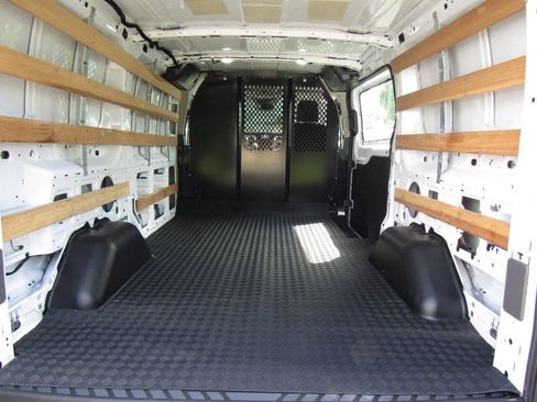 Used 2024 Ford Transit 250 Low Roof w/ Exterior Upgrade Package RWD image 23