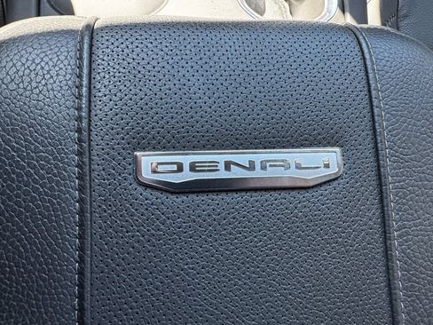 Used 2025 GMC Sierra 3500 Denali AWD/4WD image 21