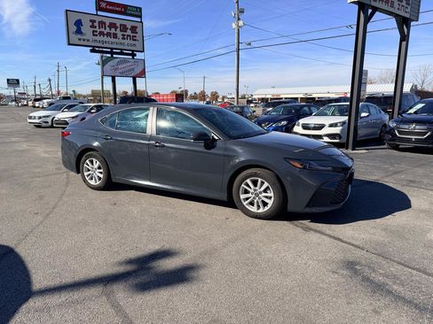 Used 2025 Toyota Camry LE FWD image 5