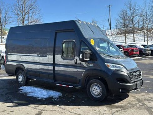 Used 2024 RAM ProMaster 3500 FWD image 2