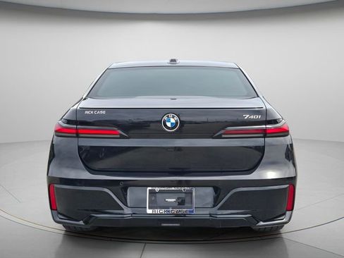 Used 2023 BMW 740i RWD image 6
