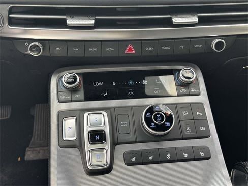 Used 2023 Hyundai Palisade Calligraphy image 31