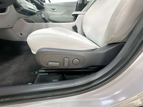 Used 2025 Hyundai Kona SEL AWD/4WD image 15