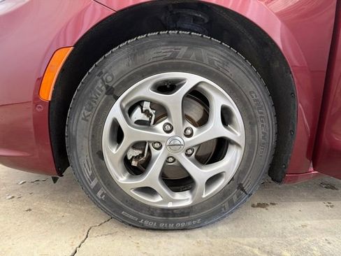 Used 2022 Chrysler Pacifica Limited image 31