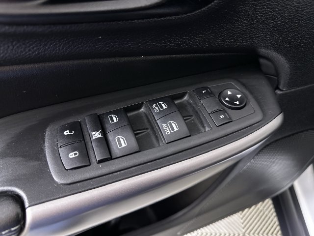 Used 2022 Jeep Cherokee Latitude Lux AWD/4WD image 24