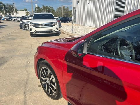 Used 2025 Volkswagen Jetta SE w/ Sunroof Package image 26