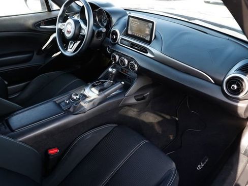 Used 2017 FIAT 124 Spider Classica image 13