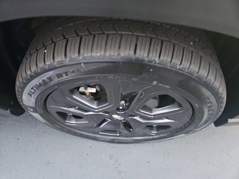 Used 2023 Subaru Ascent Onyx Edition image 3