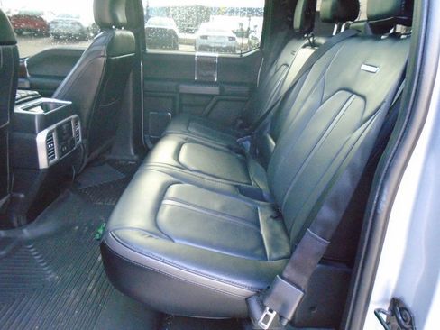 Used 2017 Ford F150 Platinum w/ Equipment Group 701A Luxury image 5