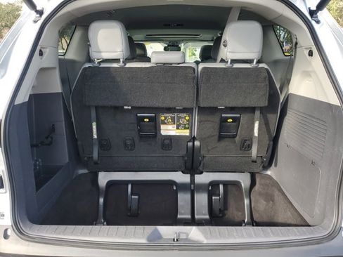 Used 2023 Toyota Sienna XLE image 6